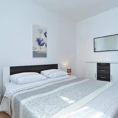 Fuer 4 Personen Ca 65 Qm In Rovinj, Istrien Istrische Riviera Rovinj