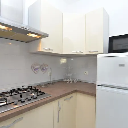 Fuer 4 Personen Ca 65 Qm In Rovinj, Istrien Istrische Riviera Apartment *